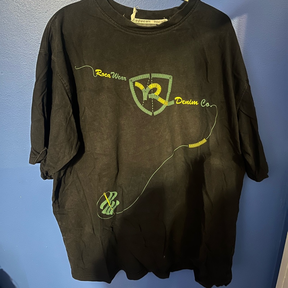 Rocawear Black and Green Graphic Tee